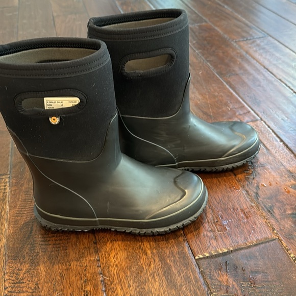 Like new Bogs Classic Rubber Grasp Handle Waterproof Insulated Rain Snow Boots - Picture 2 of 6